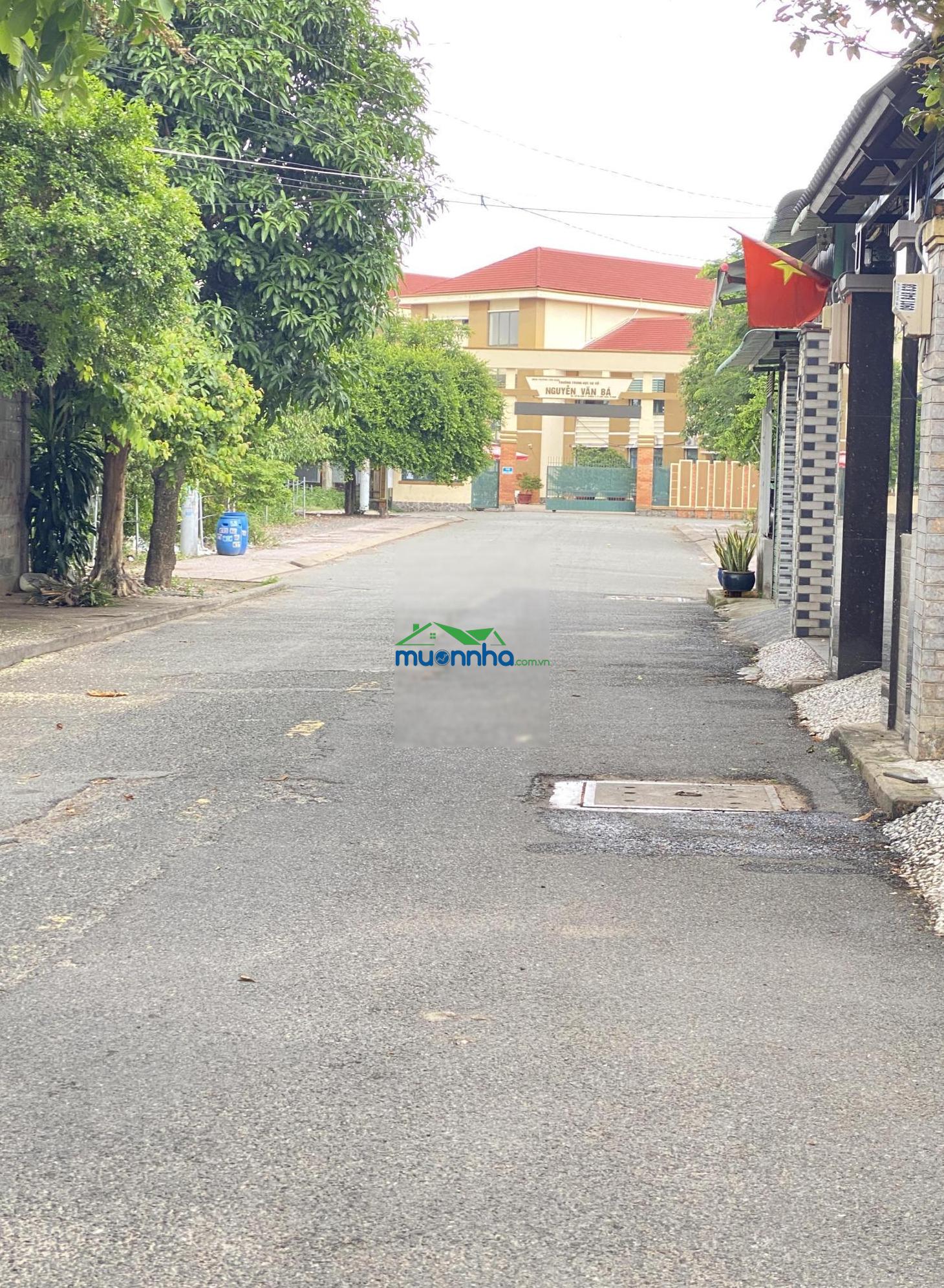 Nhà đẹp đường 11 linh xuân 4m*17,5, khu phân lô vip, chỉ 5,5tỷ 70m2 đất 2 lầu