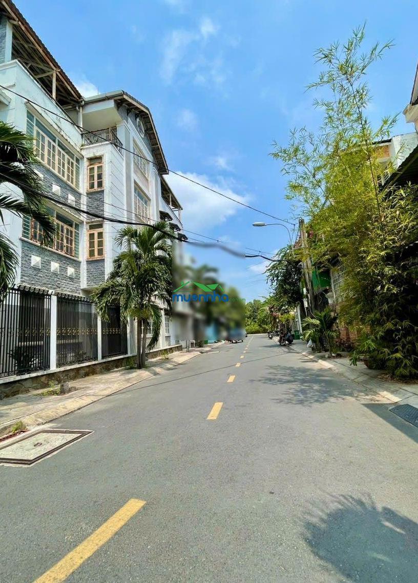 Dương quảng hàm - xe hơi thông - 95m - ngang 5.8 - 9 tỷ 9 tl - 3
