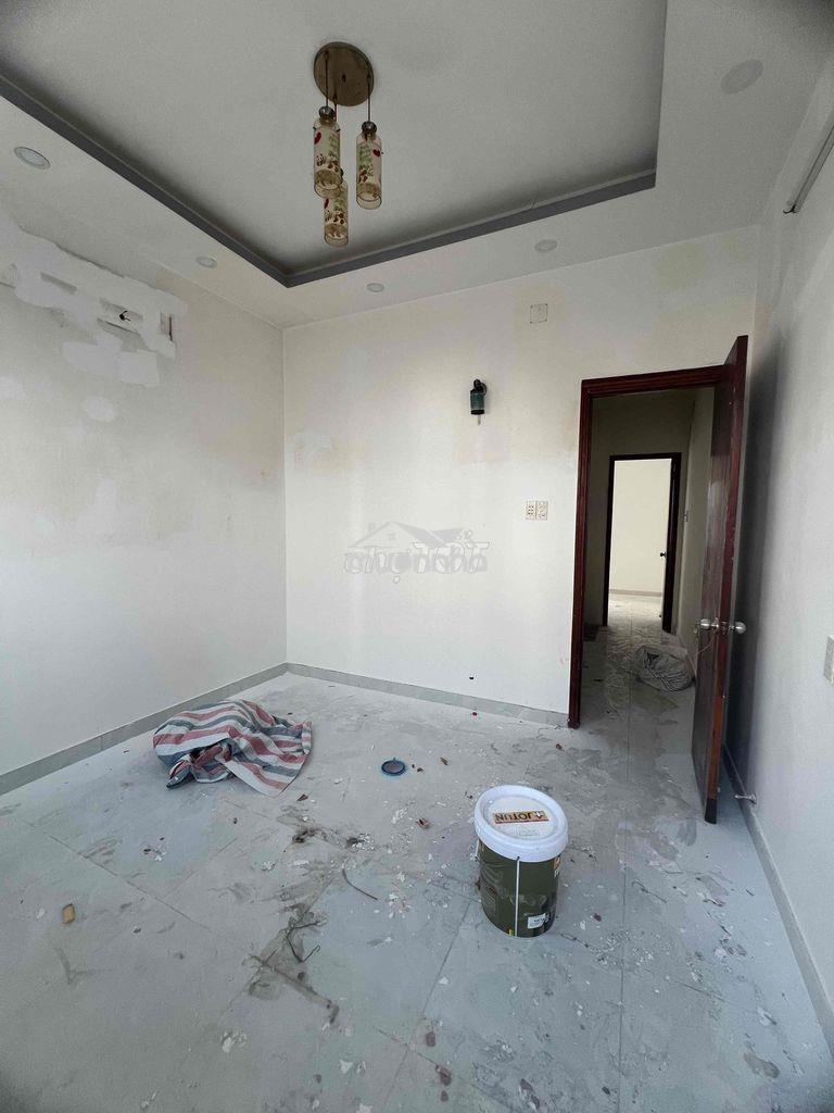 Nhà sửa mới 100% - 4phòng ngủ. - hẻm ô tô gần kho c nhà bè - 3