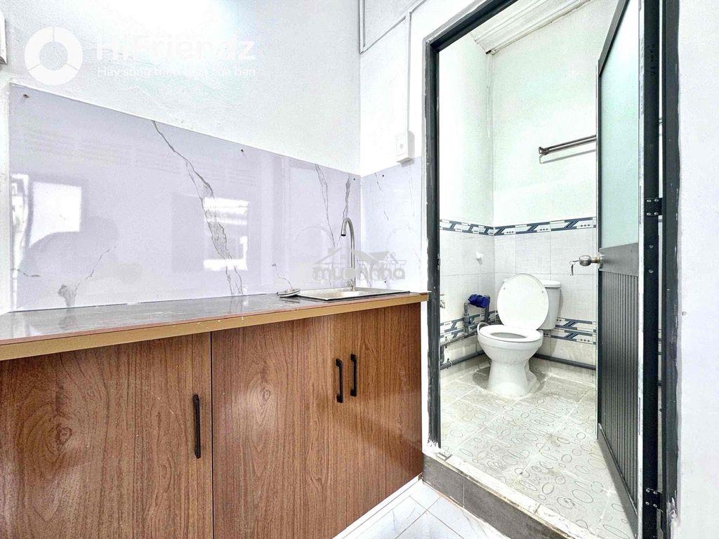 Phòng ban công hssv giá rẻ ngay chợ hoà hưng cách mạng tháng tám q3 - 4