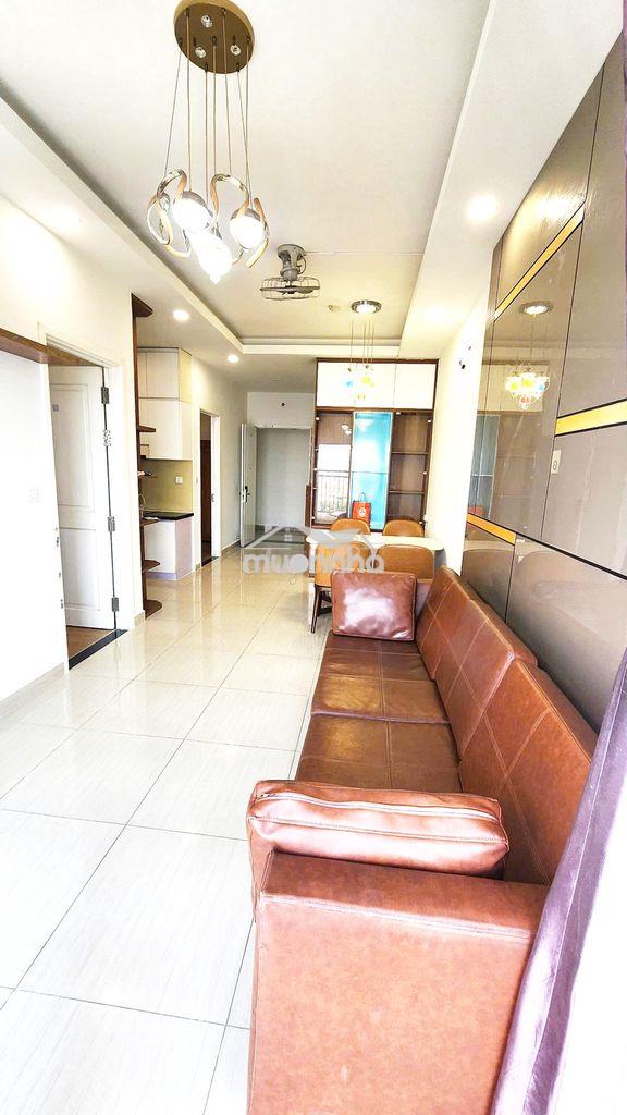 Chính chủ bán căn hộ view hồ bơi 2pn, 2wc full nội thất cao cấp