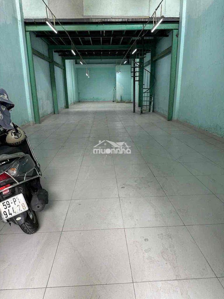 Cho thuê kho hẻm tải năm châu tân bình. dt: 6m x 30m trống suốt 20tr