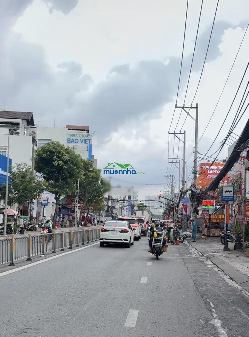 Gấp bán chưa tới 5 tỷ (bank định giá 7 tỷ); hẻm 3.5m cách mặt tiền 45m; hẻm 1 sẹc; ngang hiếm 6m