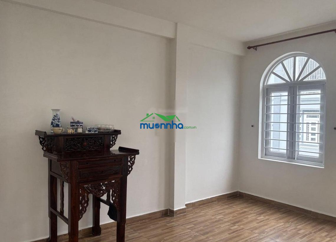 Nhà phố 1 trệt 3 lầu, 5wc, 4 phòng ngủ, phòng thờ, giặt đồ, hẻm rộng 8m xe hơi vào để trong nhà - 3