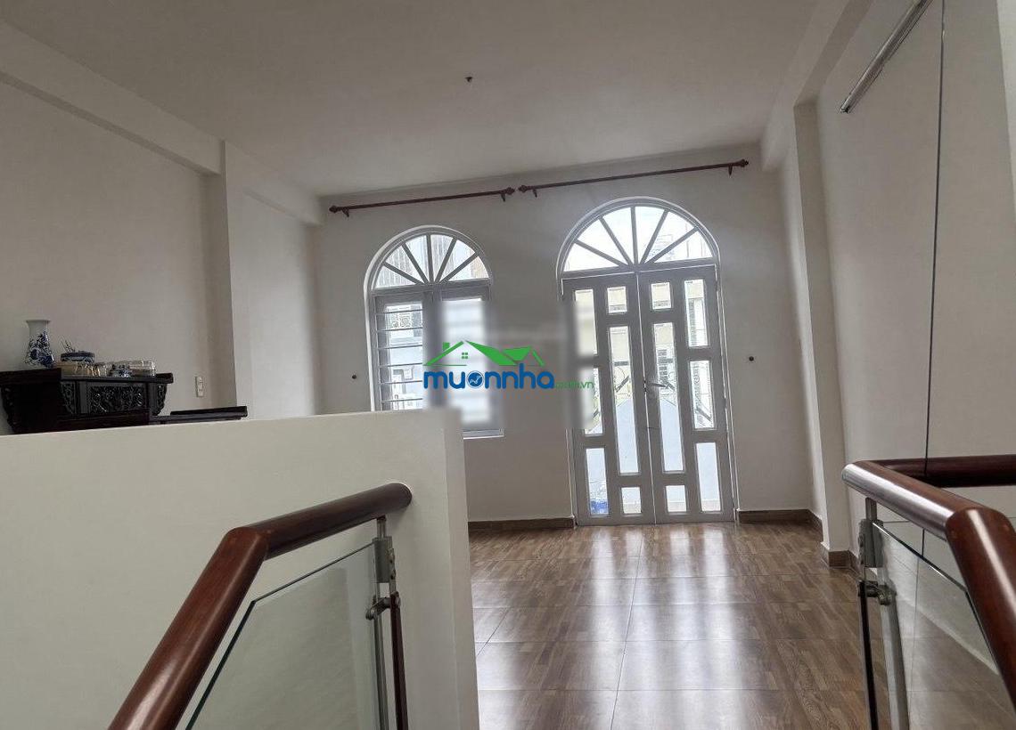Nhà phố 1 trệt 3 lầu, 5wc, 4 phòng ngủ, phòng thờ, giặt đồ, hẻm rộng 8m xe hơi vào để trong nhà