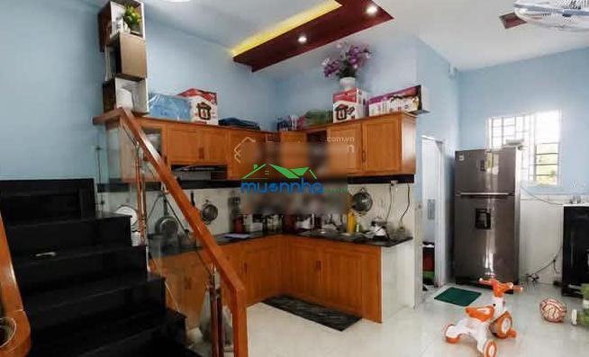 Kẹt vốn làm ăn nên vợ chồng nhượng lại nhà cách chợ bờ ngựa 500m, giá 2 tỷ 3
