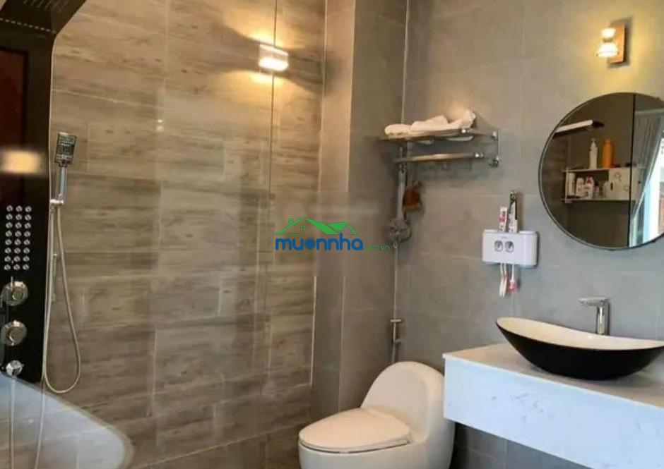 Chủ bán gấp nhà phạm thế hiển - quận 8, 7x20m 2 lầu 140m2, 4pn, 3wc, shr