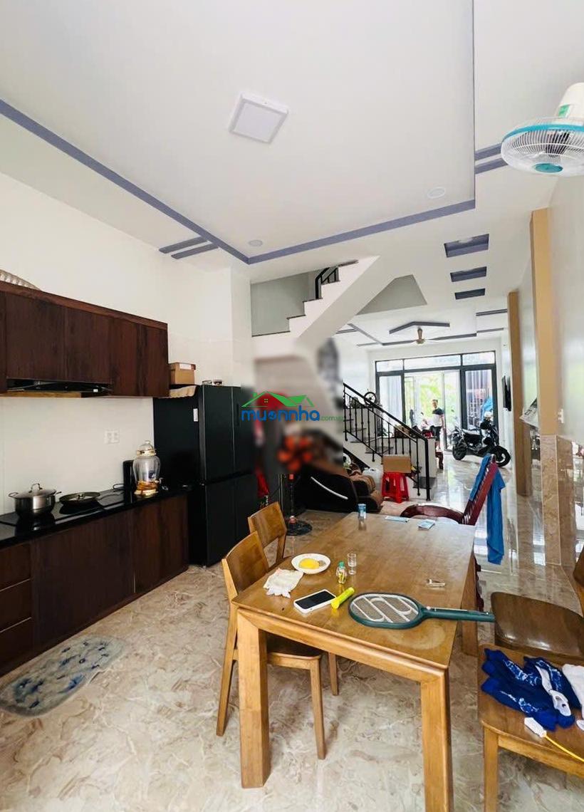 Bán nhà ngay chợ long trường 4 tầng 4 pn dtsd: 272m2
