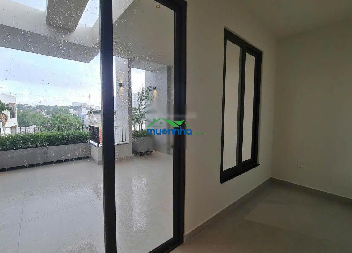 Nhà 3 tầng mới tinh. ngang hơn 5m rộng rãi. tặng full nội thất cao cấp. cách vòng xoay an phú 100m - 3