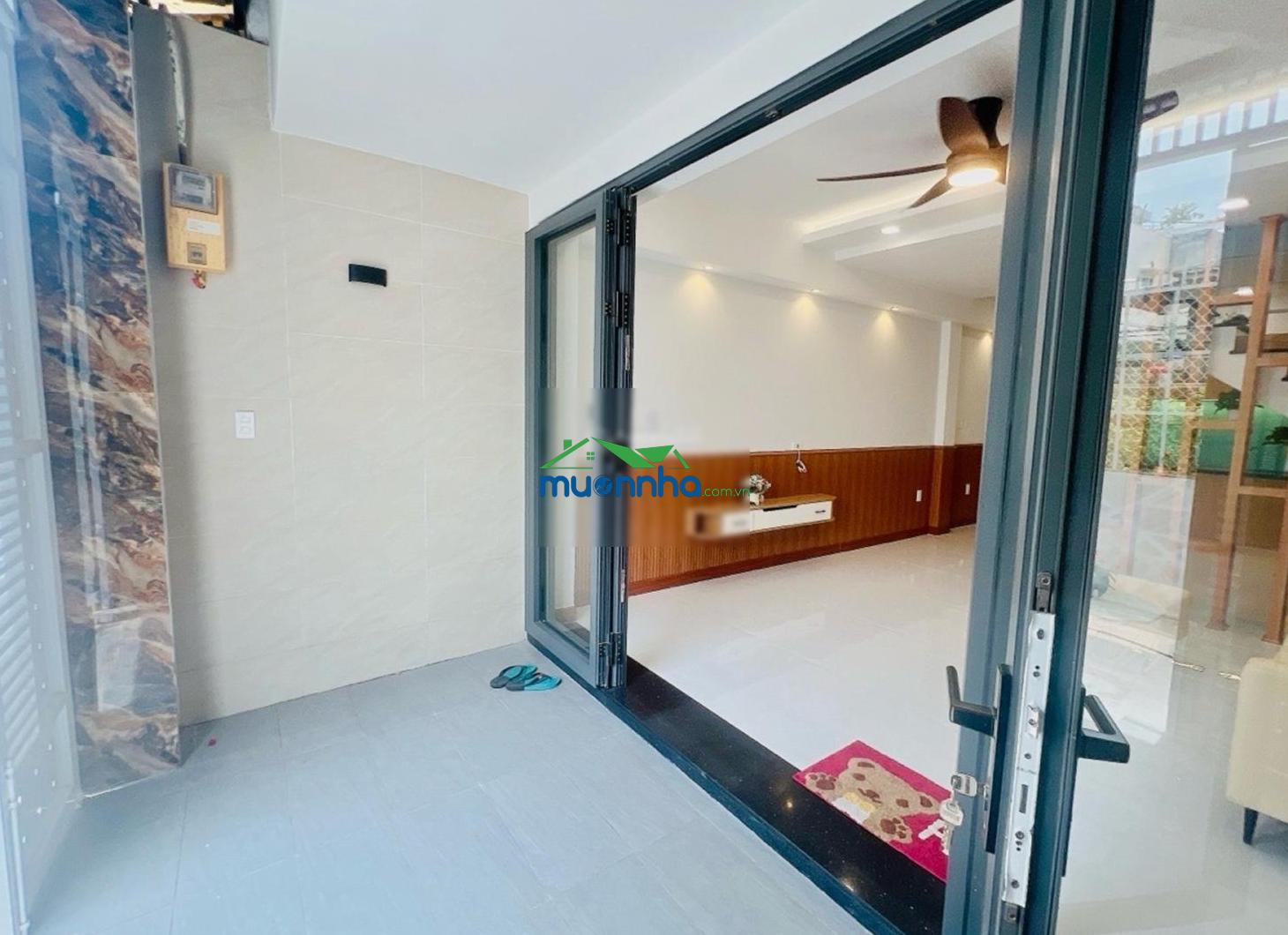 Nhà mới đẹp giá chỉ nhỉnh 6 tỷ đối diện giga mall, sát phạm văn đồng.