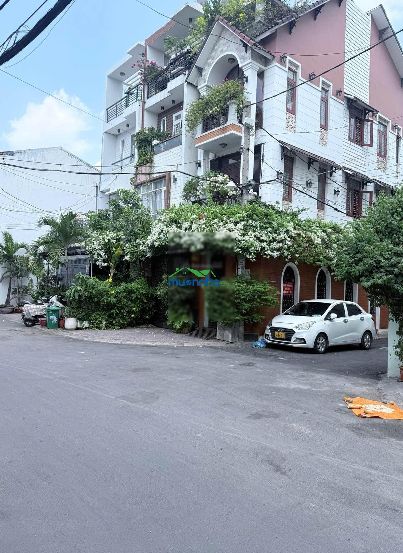 Siêu phẩm 4 tầng - khu phân lô - 5,3m x 16m - sát c.v phần mềm quang trung - 6,7tỷ thương lượng - 3
