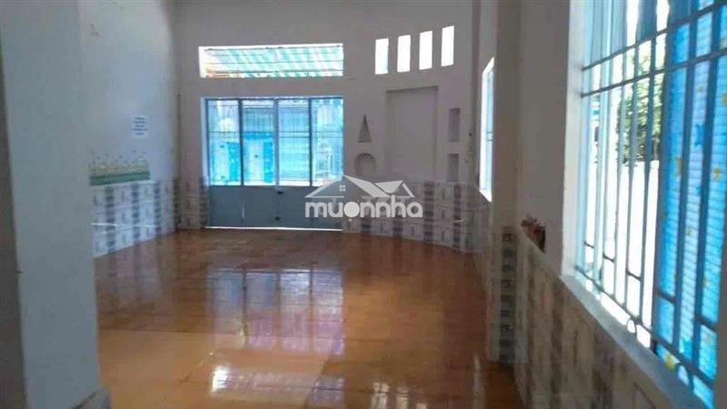 Nhà trống đẹp góc 2 mặt tiền gần thành thái