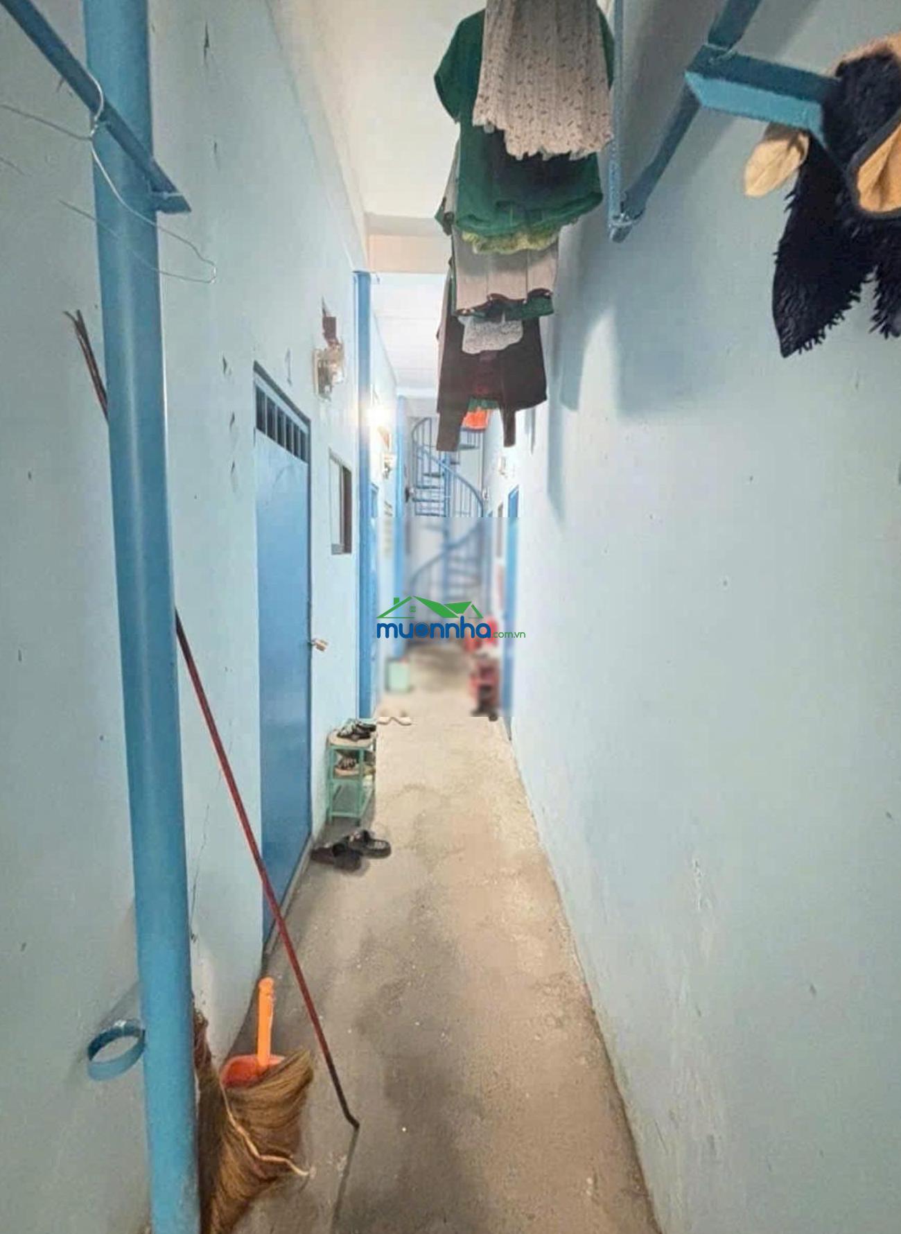 Bán nhà 2 tầng ngay chợ bùi văn ba, vừa ở vừa cho thuê dòng tiền sẵn 30 triệu, giá 9 tỷ x