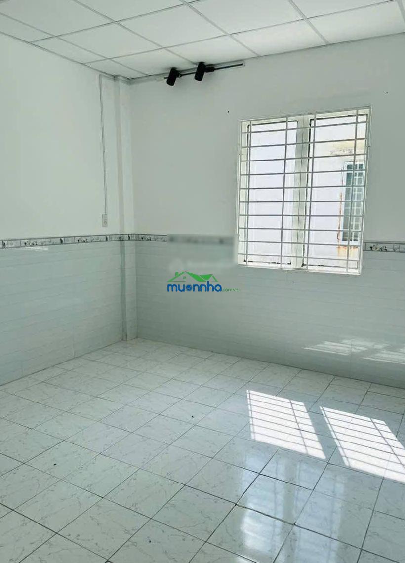 Dọn vào ở ngay nhà ngay chợ bờ ngựa giá tốt chưa đến 2tỷ