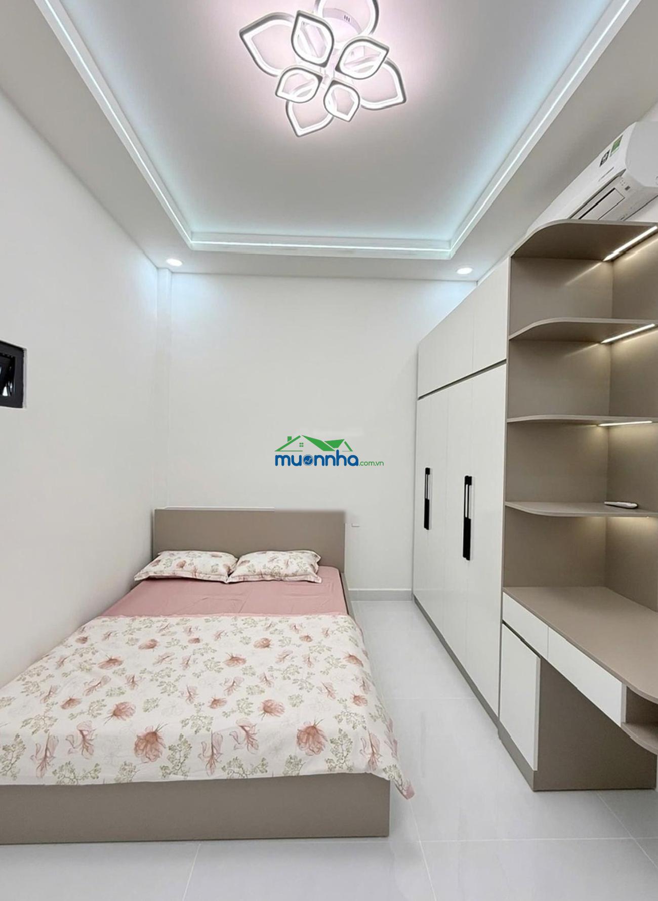 Nhà đẹp lung linh 2 tầng - xe hơi đỗ cửa sát hoà bình - nội thất xịn đẹp - chỉ nhỉnh nhẹ 6 tỷ - 3