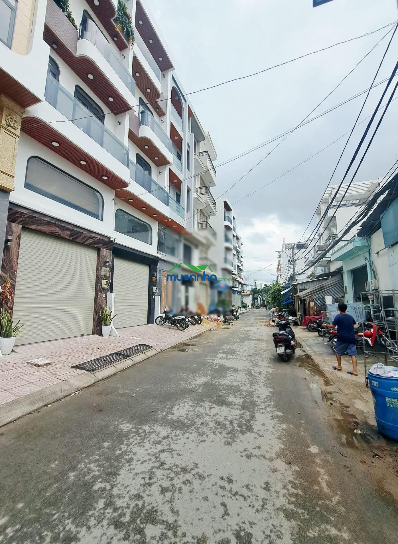 Chỉ 9 tỷ còn bớt. nhanh tay sở hữu căn này đầy tiện ích. gần chợ tân hương. 80m2. 4pn hẻm sạch 8m