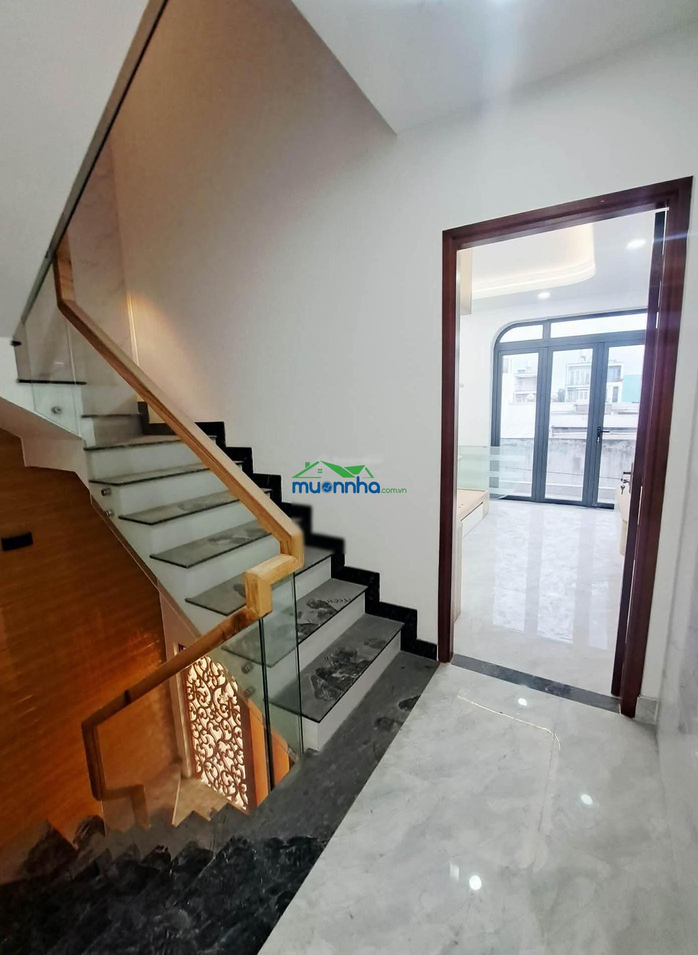 Chỉ 9 tỷ còn bớt. nhanh tay sở hữu căn này đầy tiện ích. gần chợ tân hương. 80m2. 4pn hẻm sạch 8m - 2