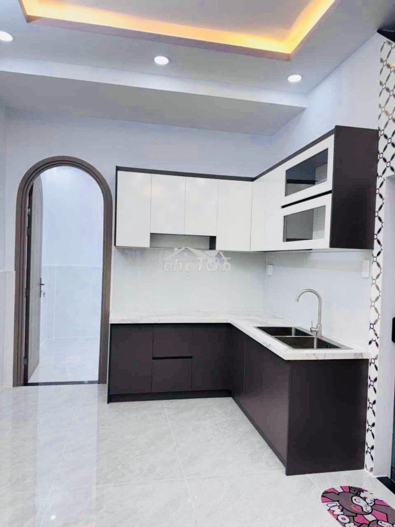 Nhà mới giáp quận 6 - tl 10 - hẻm 1/ ô tô tới nhà - 3 pn - giá 4t99 tl - 3