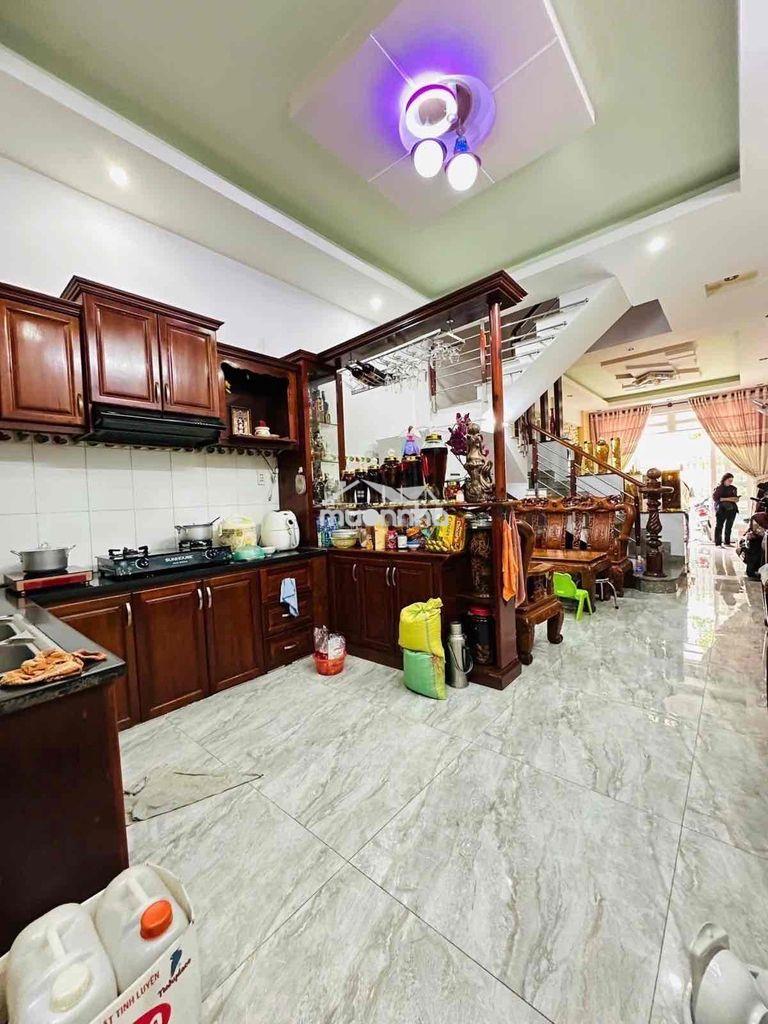 Chợ hạnh thông tây nhà_70m²_3tầng_hxh • giá 6.x tỷ - 2