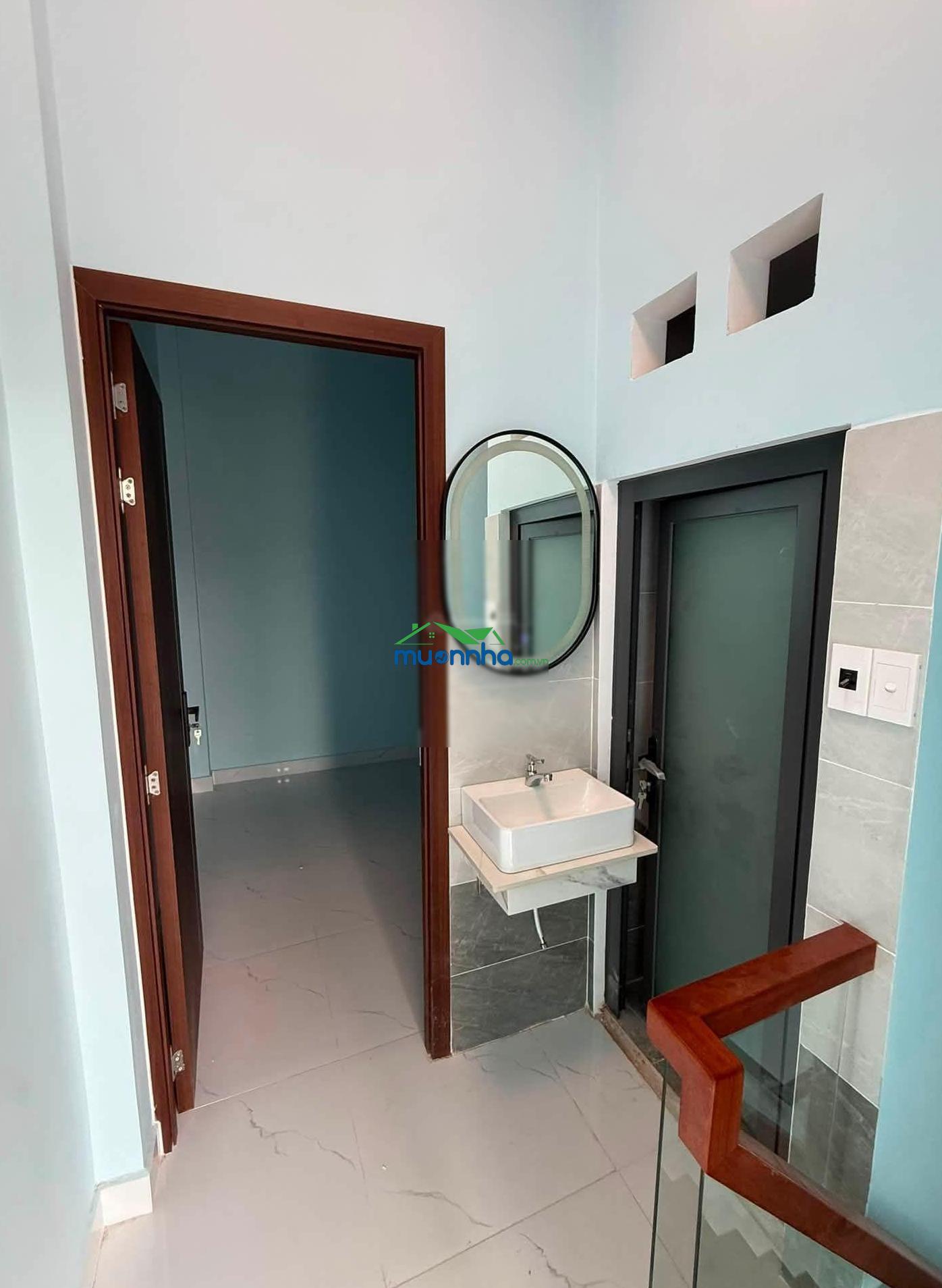 Nhà mới tinh đẹp 1 trệt 2 lầu đường 45 hbc ngay chợ bình triệu - 3