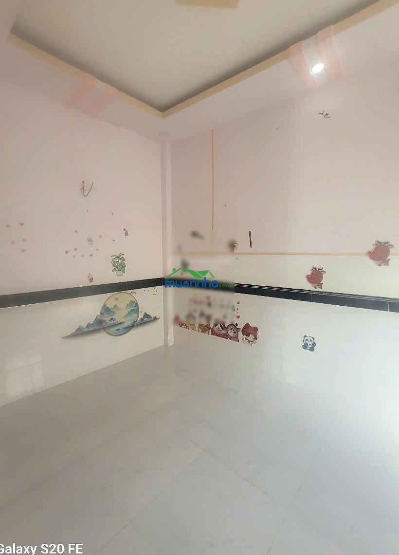Nhà hai mặt tiền hẻm hình chữ l thoáng gần trường học cấp 1 cấp 2
