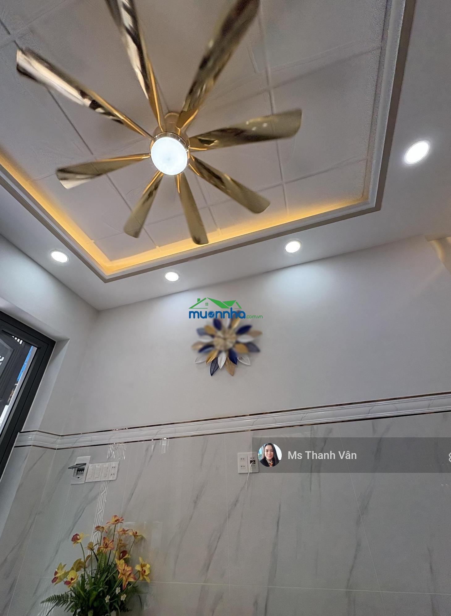 Chủ gấp 6 tỷ 990 nhà ngay ubnd bình tây chợ bình tây sát bên 3,3x12m 2 lầu góc 2 mt đẹp 0938 295 *** - 2