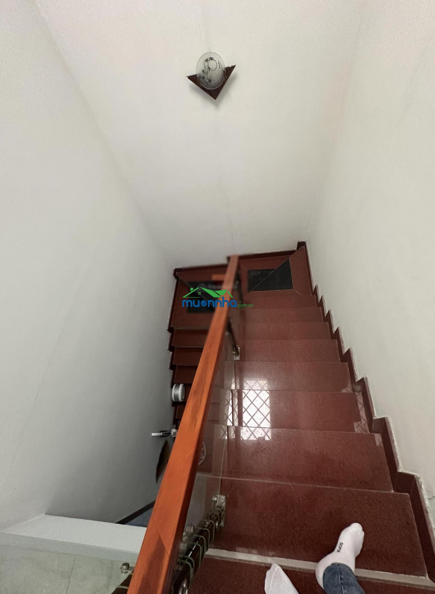 5.05 tỷ sở hữu nhà 4 tầng có gara ô tô ngay hiệp thành
