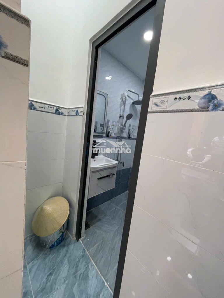 Nhà 3 tầng + sân thượng ở hưng phú, q.8 | 6,5×6,9m | 2 pn lớn - 3wc - 3