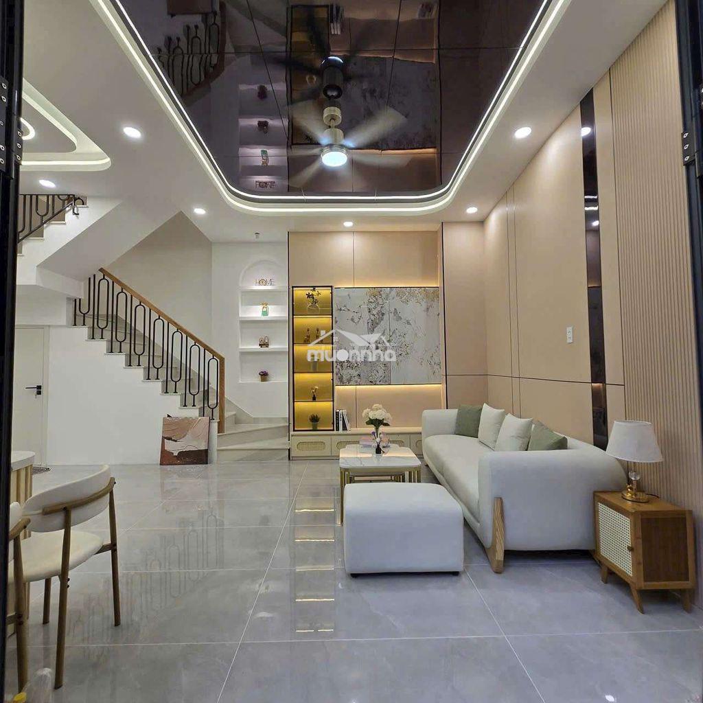 🏡 Bán nhà mới lung linh đường phạm thế hiển p3 q8
- 2