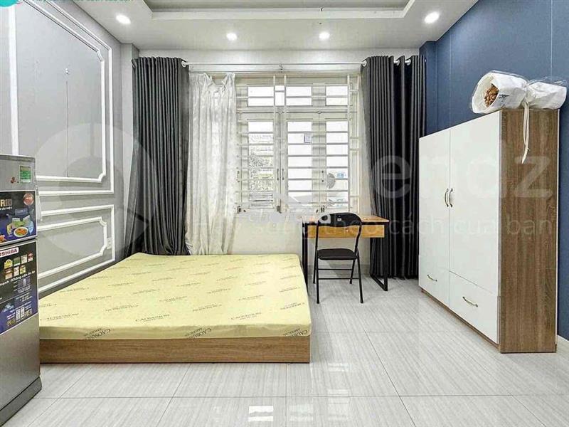 Phòng ngay đại học văn lang, cửa sổ lớn, full nội thất