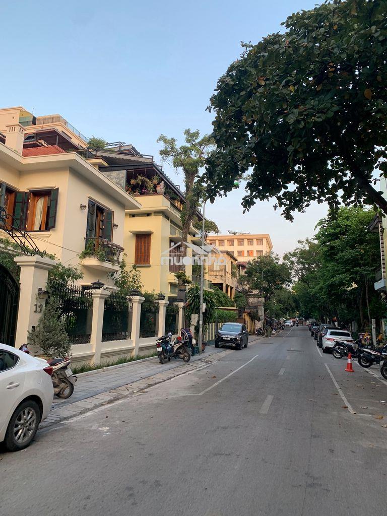 Biệt thự mặt phố nguyễn gia thiều, dt 535m2, mt 20 - 2