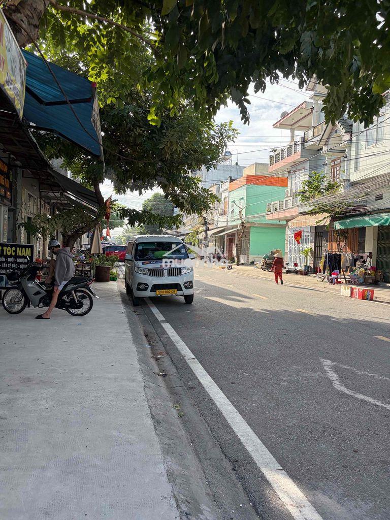 Đất chính chủ gủi bán căn nhà 1 trệt 1 lầu ngay gần chợ - 4