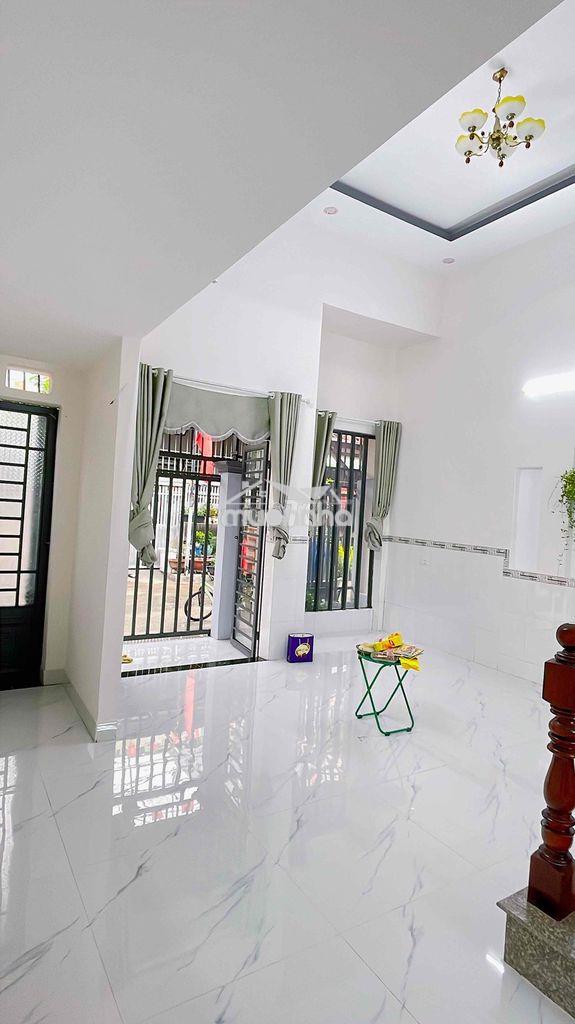 Cần bán gấp nhà sổ hồng riêng ko dính 1 phân quy hoạch nào