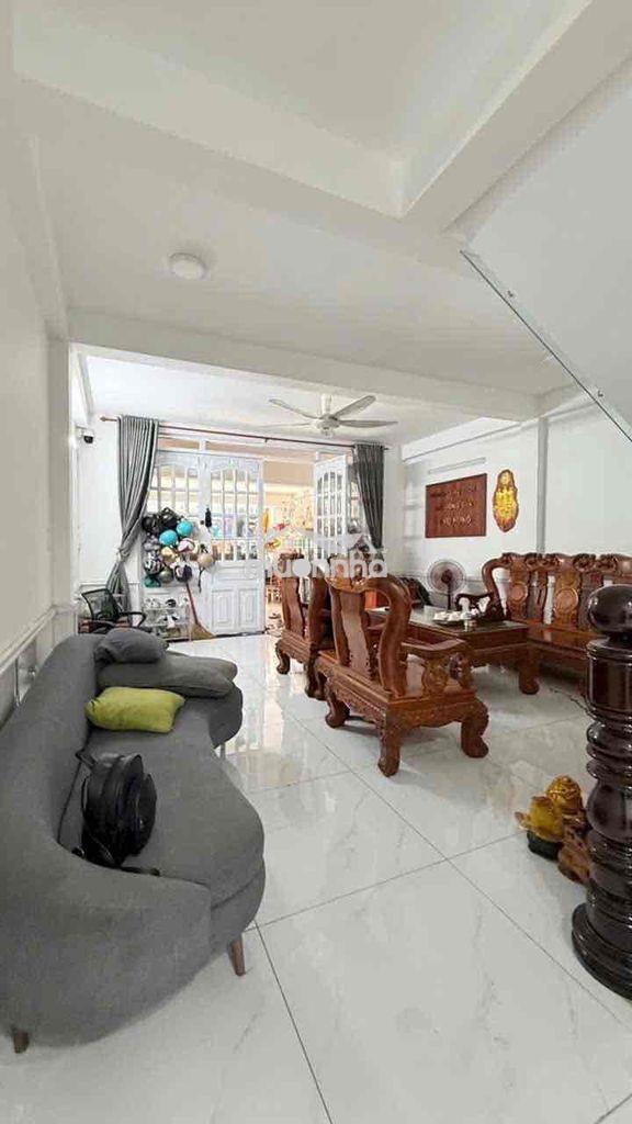 Chủ ngộp giảm mạnh! nhà mặ/t tiề/n 209m² + 8 phòng trọ chỉ 6,9 tỷ