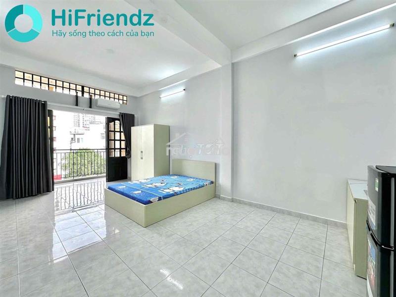 Phòng ban công 40m2 - full nội thất - ngã tư phú nhuận