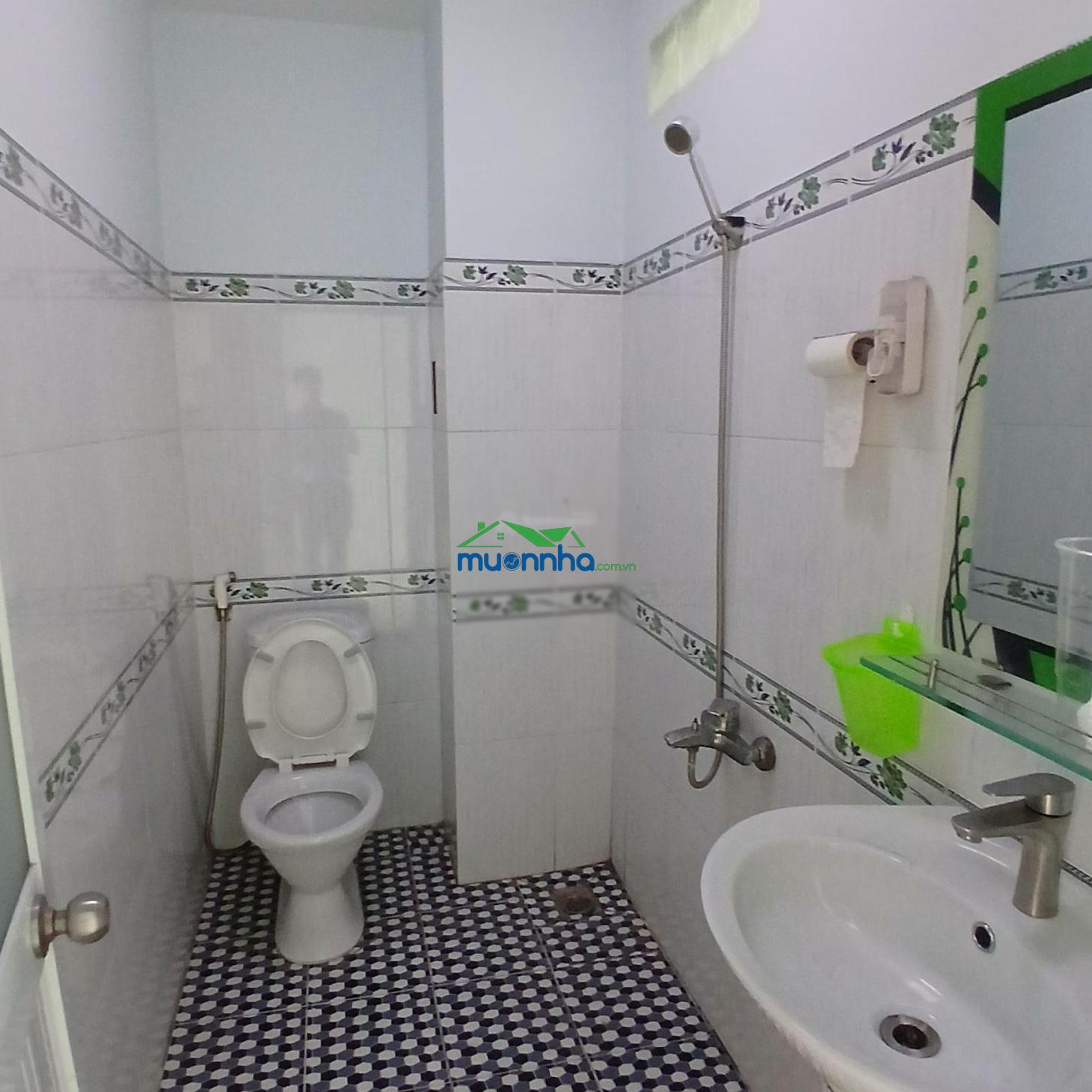 6 tỷ 400 thương lượng, nhà 3 tầng, 2 mặt tiền, diện tích: 4 x 20 - 4