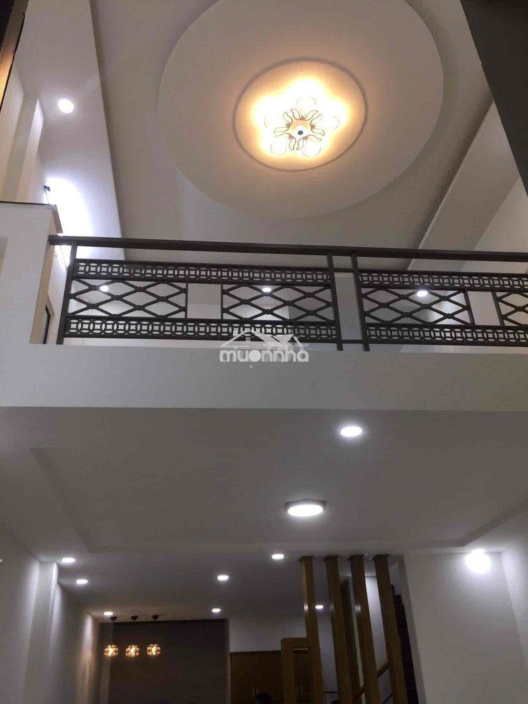 Nhà gác suốt thoáng