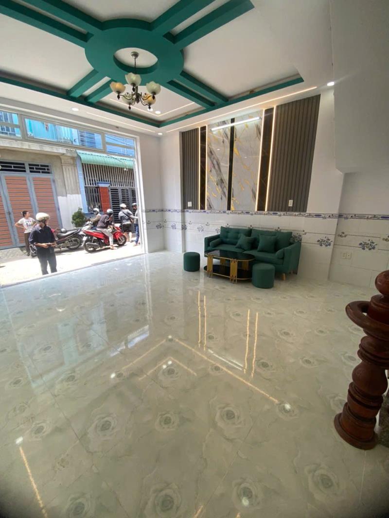 Bán nhà sổ hông cầm tay 5x11m - giá 700 triệu - 3