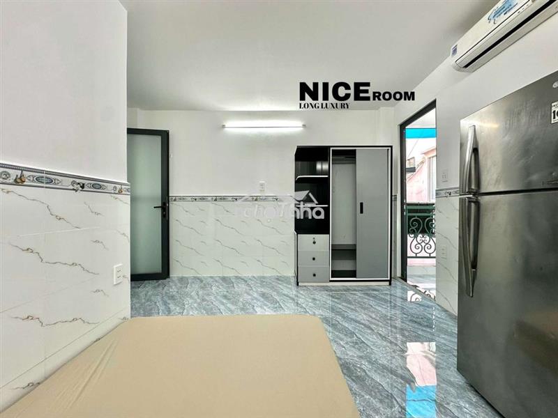 Studio tách bếp bancol siêu thoáng nhà mới sạch sẽ gần chợ bà chiểu