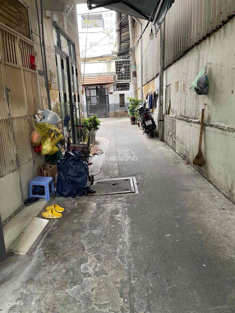 Bán nhà 2 tầng vào ở ngay. hẻm rộng 2.5m gần đường nguyễn tất thành.