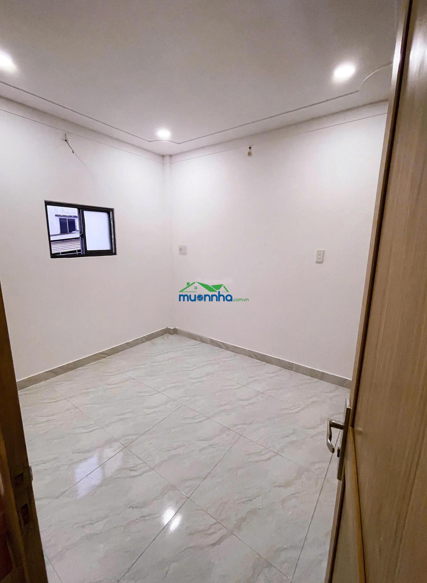 Nhà 28m2 thổ cư xây mới đường tô ký, ngay cvien phần mềm quang trung. có 2pn 2wc. giá 1,38 tỷ tl