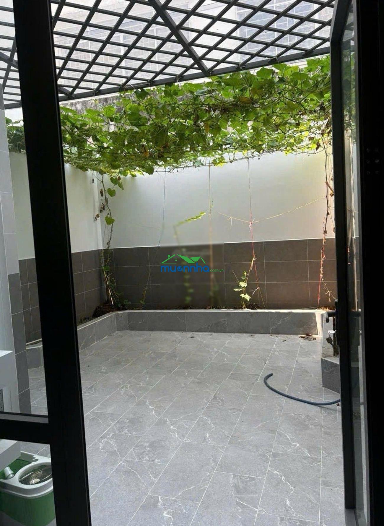 Bán nhà đường lạc long quân, sát đầm sen, hxh (4,2x 14m x 3 tầng) giá: nhỉnh 7 tỷ tl - 4