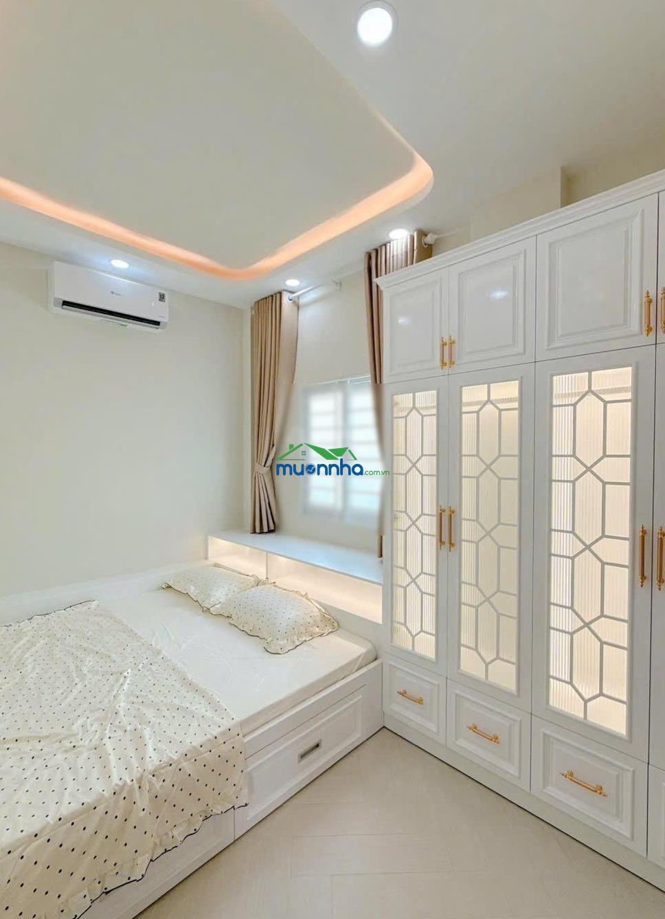 Nhà đẹp sổ riêng ngang 9m sát bên quận 4 tiện đi quận 1 mới đẹp vào ở ngay - Ảnh 2
