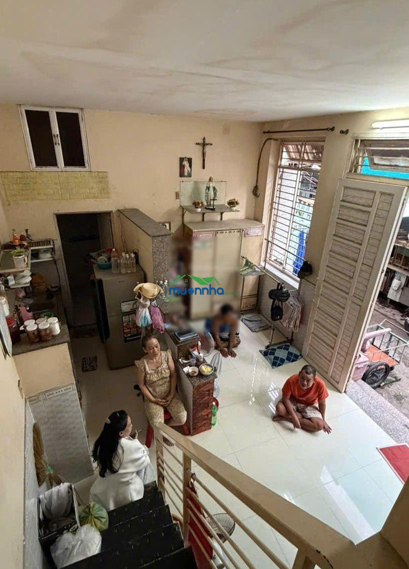 Địa chỉ 11/11/trần văn đang, hẻm nhỏ, gác 25m2. nở hậu, nhà còn mới - 2