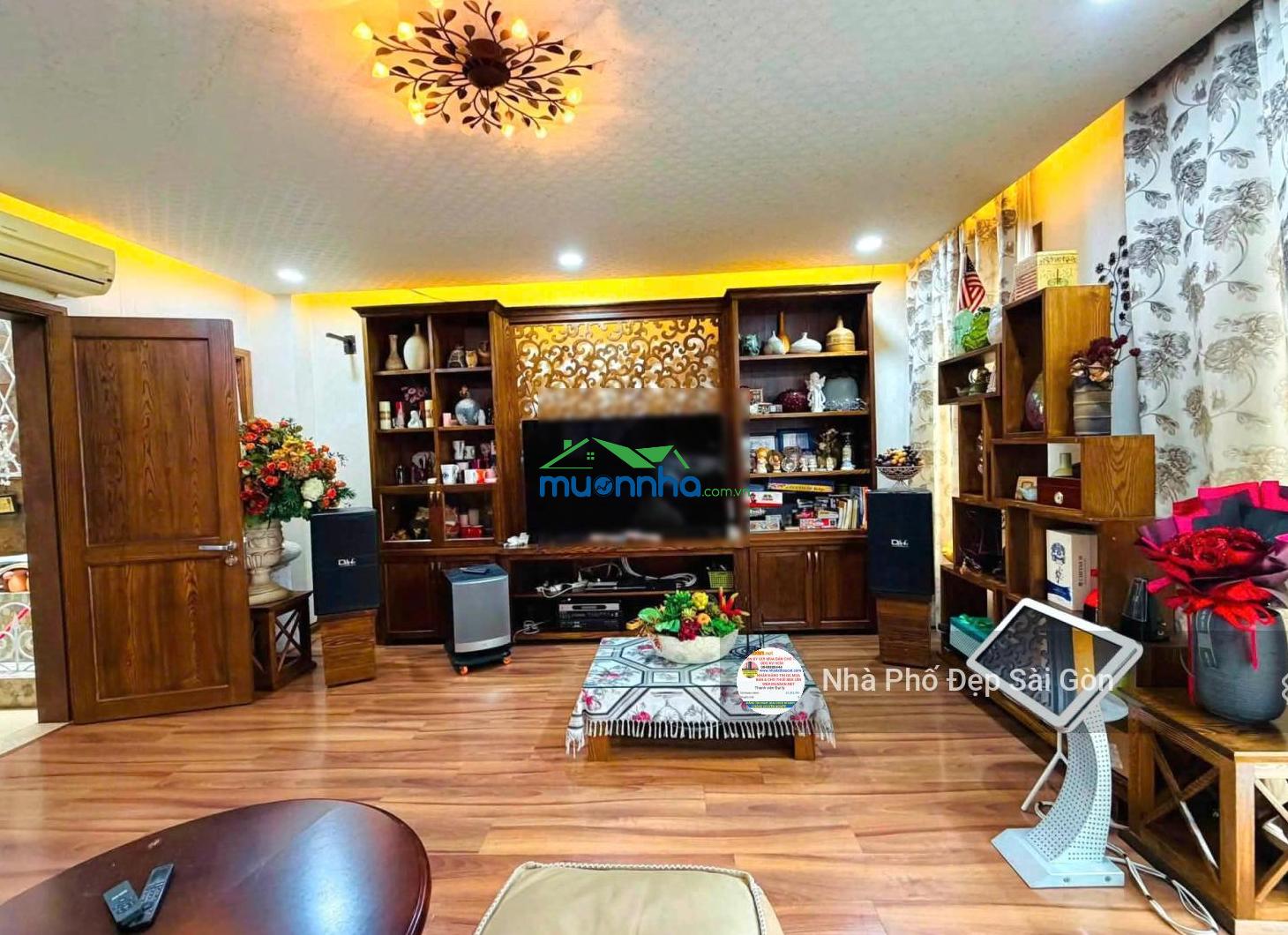 Villa phố hxh 12m đường c1, p13, tân bình. dt 6x15m, đúc 3 lầu, nhà đẹp, nội thất cao cấp