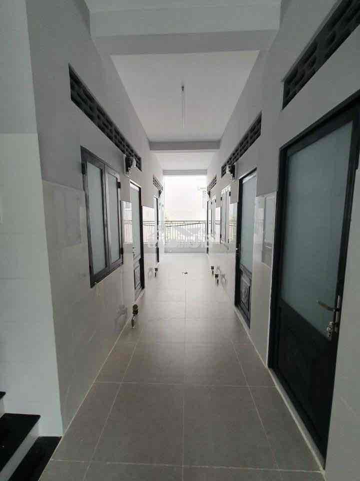 Phòng ngay hoàng diệu 2, kế trường đh ngân hàng, spkt - 2