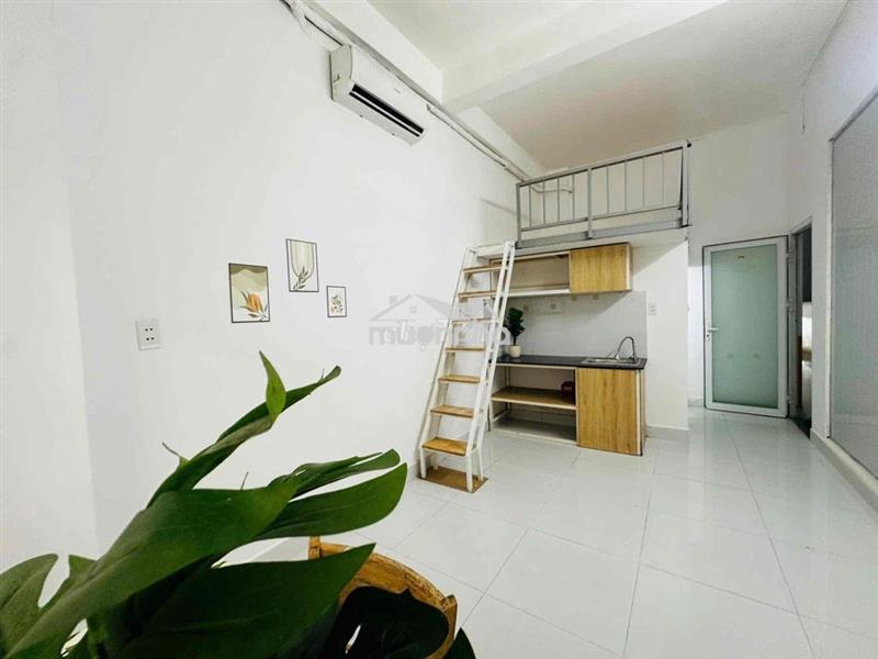 Cho thuê phòng trọ có gác rộng 30m2 ngay ngã tư ga gần đh ntt