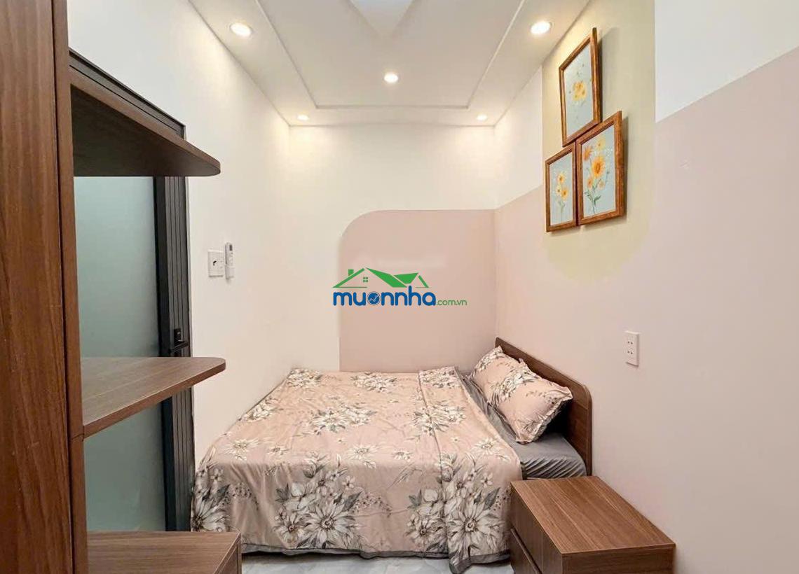 Nhà mới xây ngay nơ trang long bình thạnh. ngay rạch xuyên tâm. 6 phòng ngủ - 4