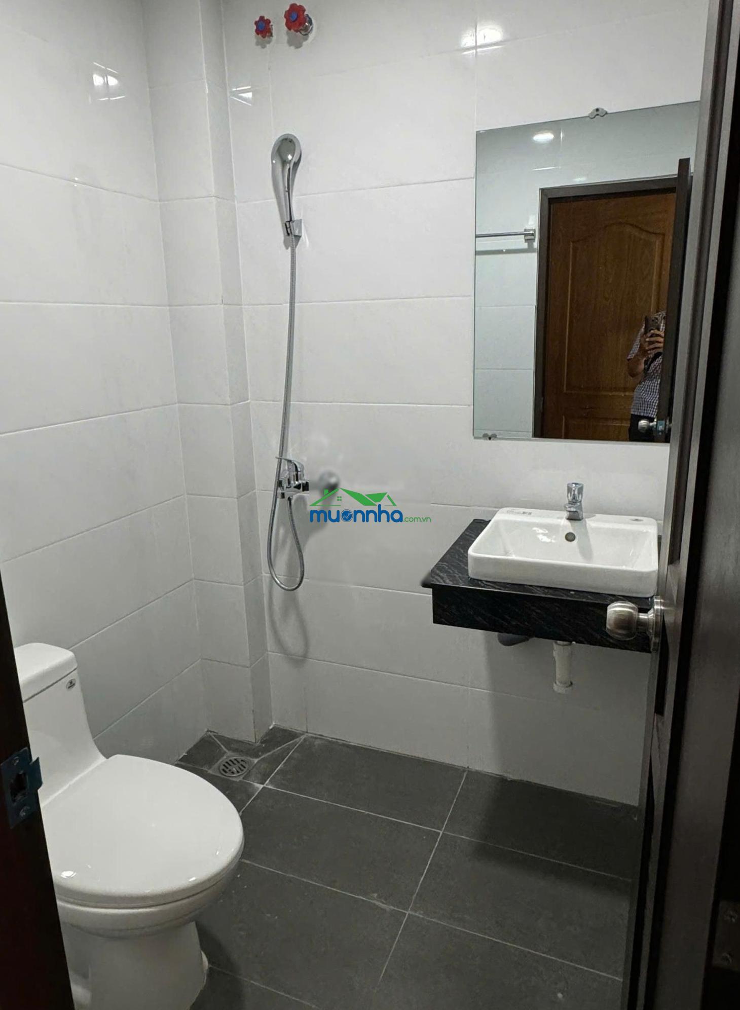 Chdv cao cấp dòng tiền 120tr/th, mới xây, vị trí đẹp, giấy phép chuẩn, luôn full phòng
