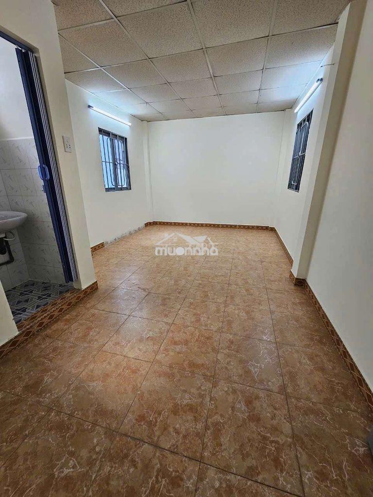 Cho thuê nhà 3pn, 3tầng, 2wc. khu bàn cờ q3, giá chỉ 9 triệu/tháng tl - 4